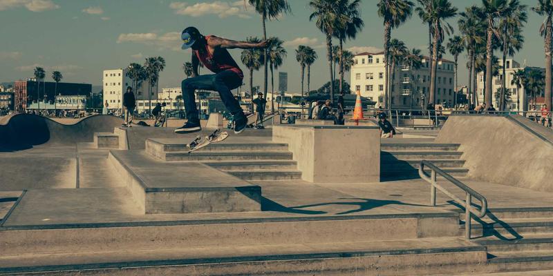 解码现代生活：从Tom Olson的个人博客阅读清单看技术时代的思维模型构建